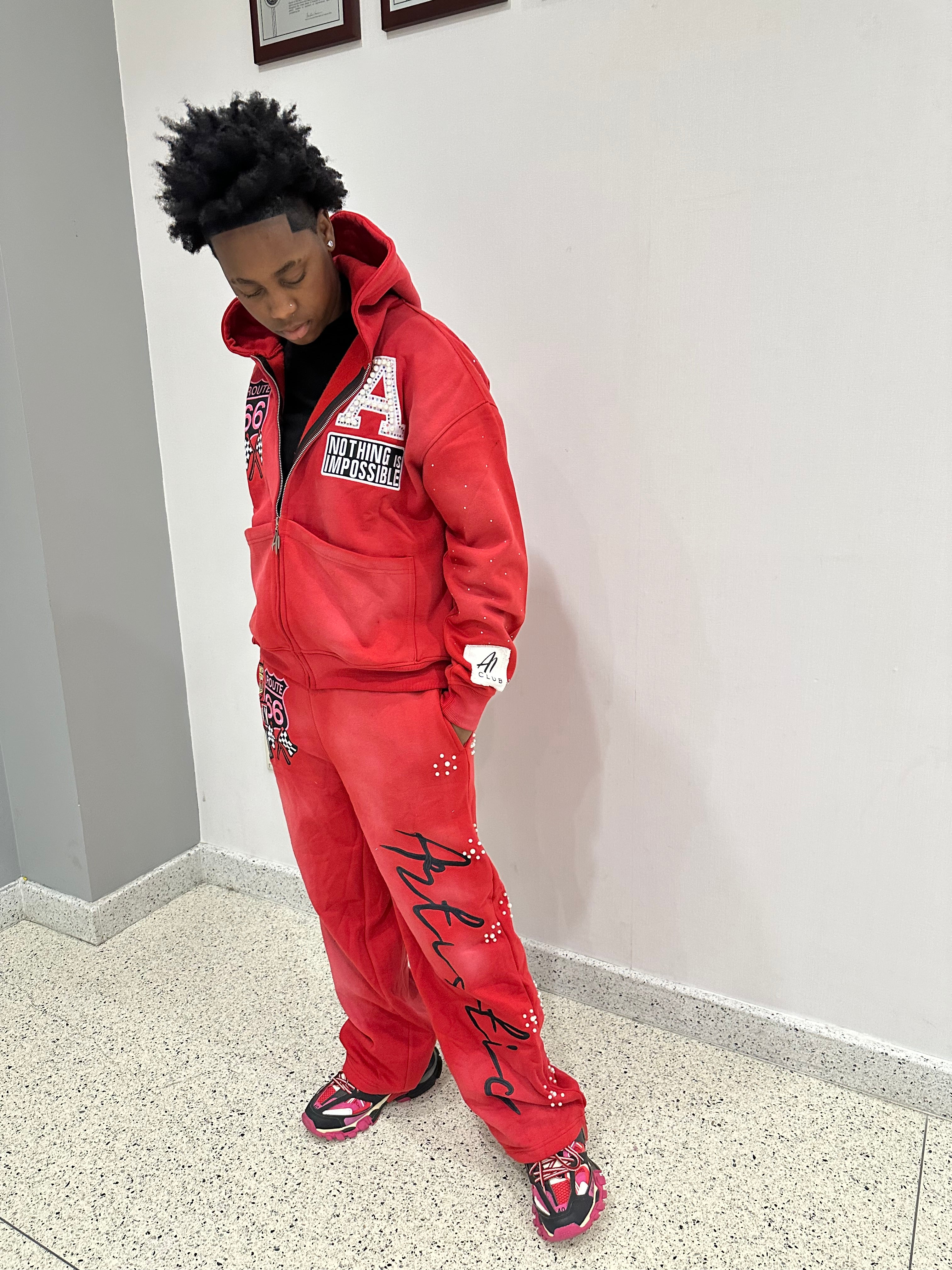 ‘Crimson’ 1llusion Sweats