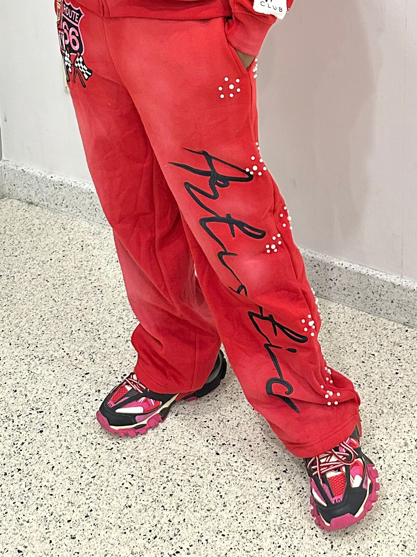 ‘Crimson’ 1llusion Sweats